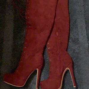 New Never worn ! Women’s Thigh High Boots!